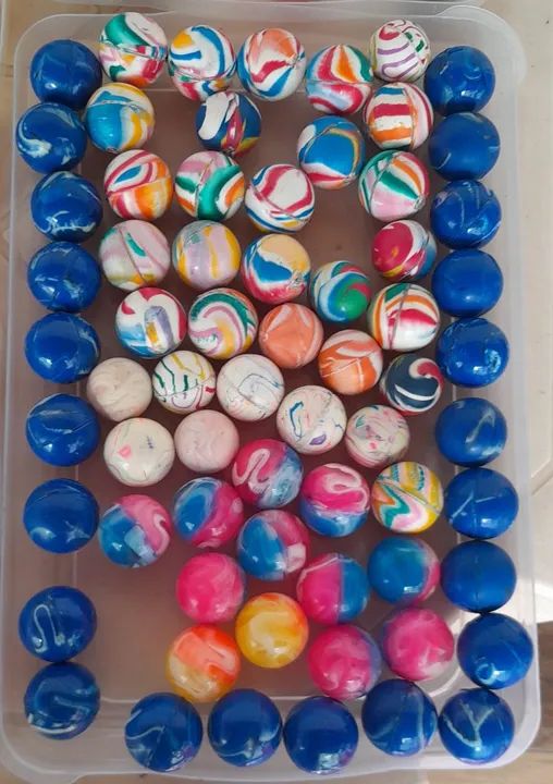 Kit com mais de 200 bolinhas coloridas e divertidas - Foto 3