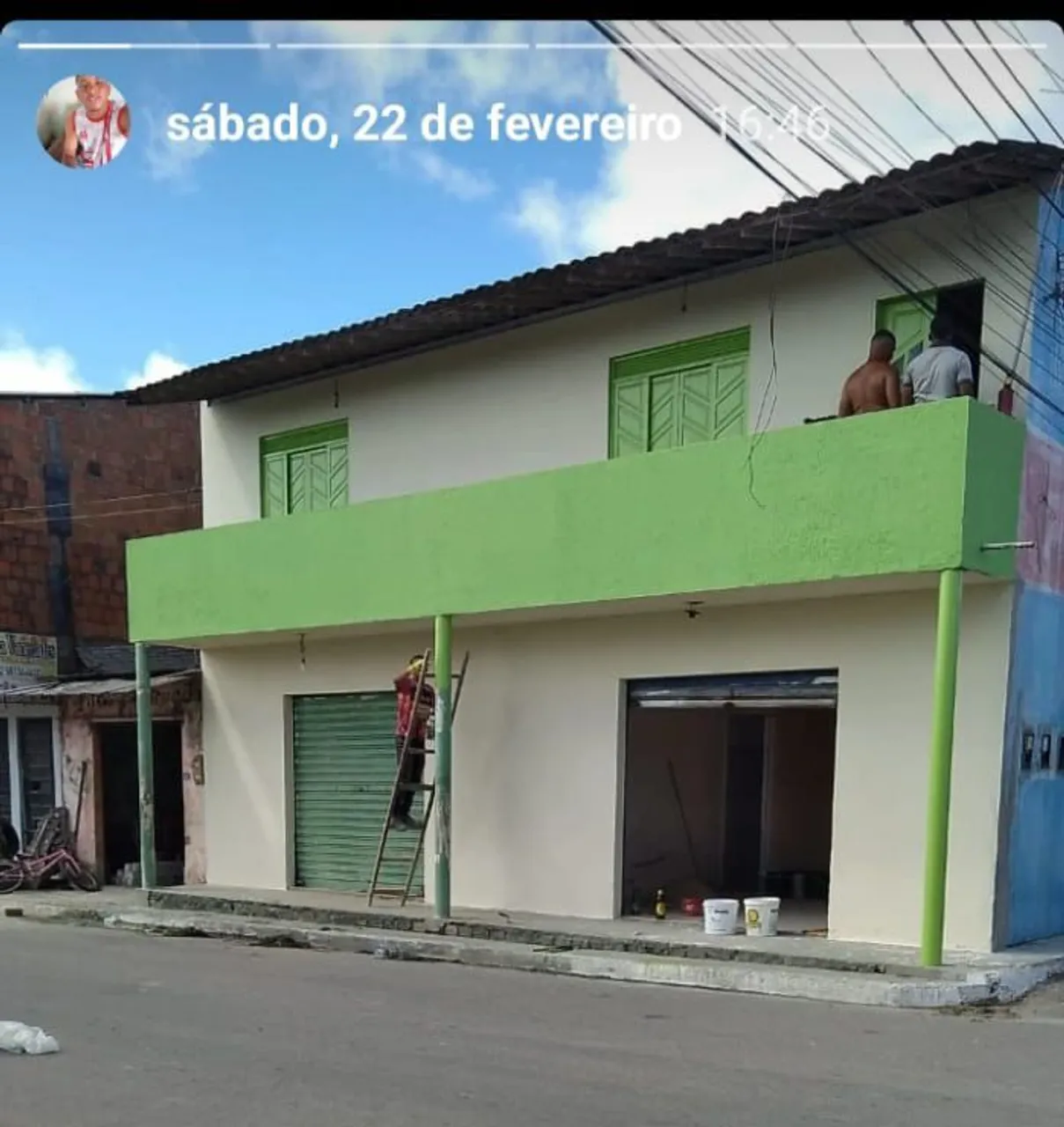 Vendo casa com 2 pontos, 1 suíte uma sala e uma cozinha casa mobiliada.