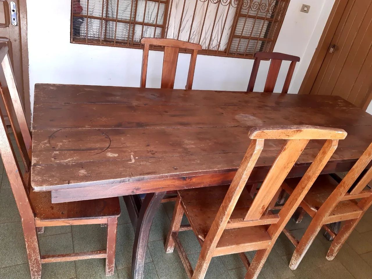 Selling dining set with 8 chairs64308482714882121