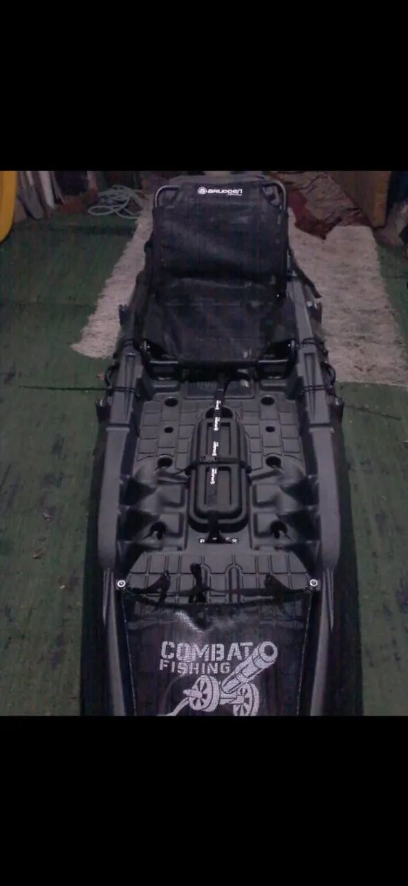 Caiaque combat fish novo em promoção 