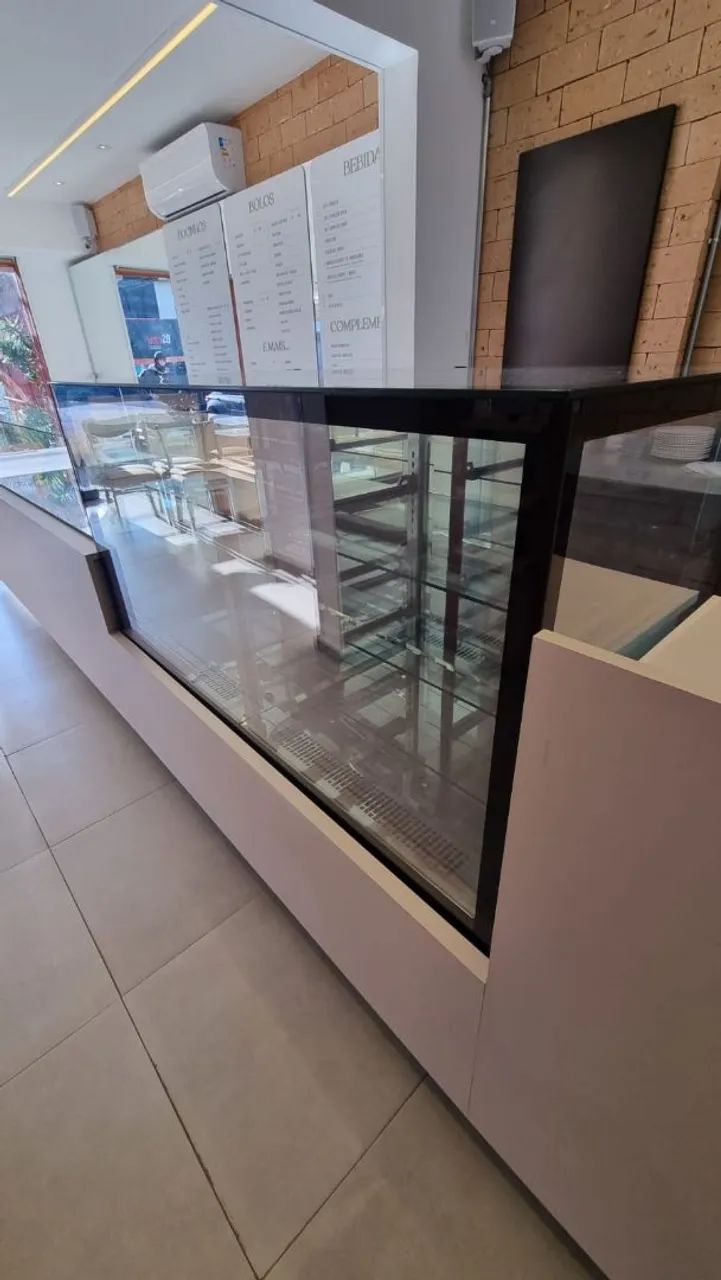 Vitrine refrigerada Gelopar para exposição bolos e alimentos - Foto 4