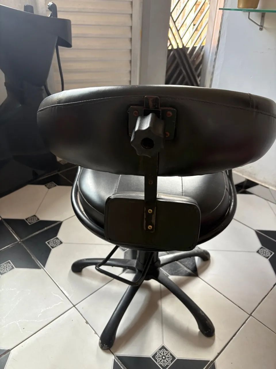 Cadeira de Barbeiro / Salão  - Foto 2