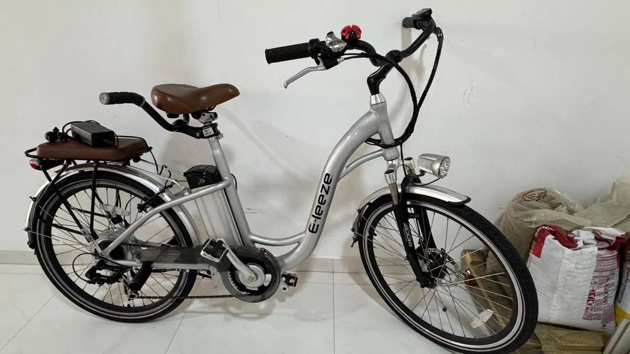 BIKE ELÉTRICA LEV-E, transformada em LEV-L.Revisada e restaurada pouquíssimo uso.