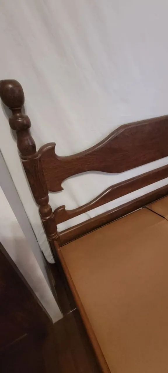 Cama casal em madeira sucupira ,com colchão.  - Foto 3