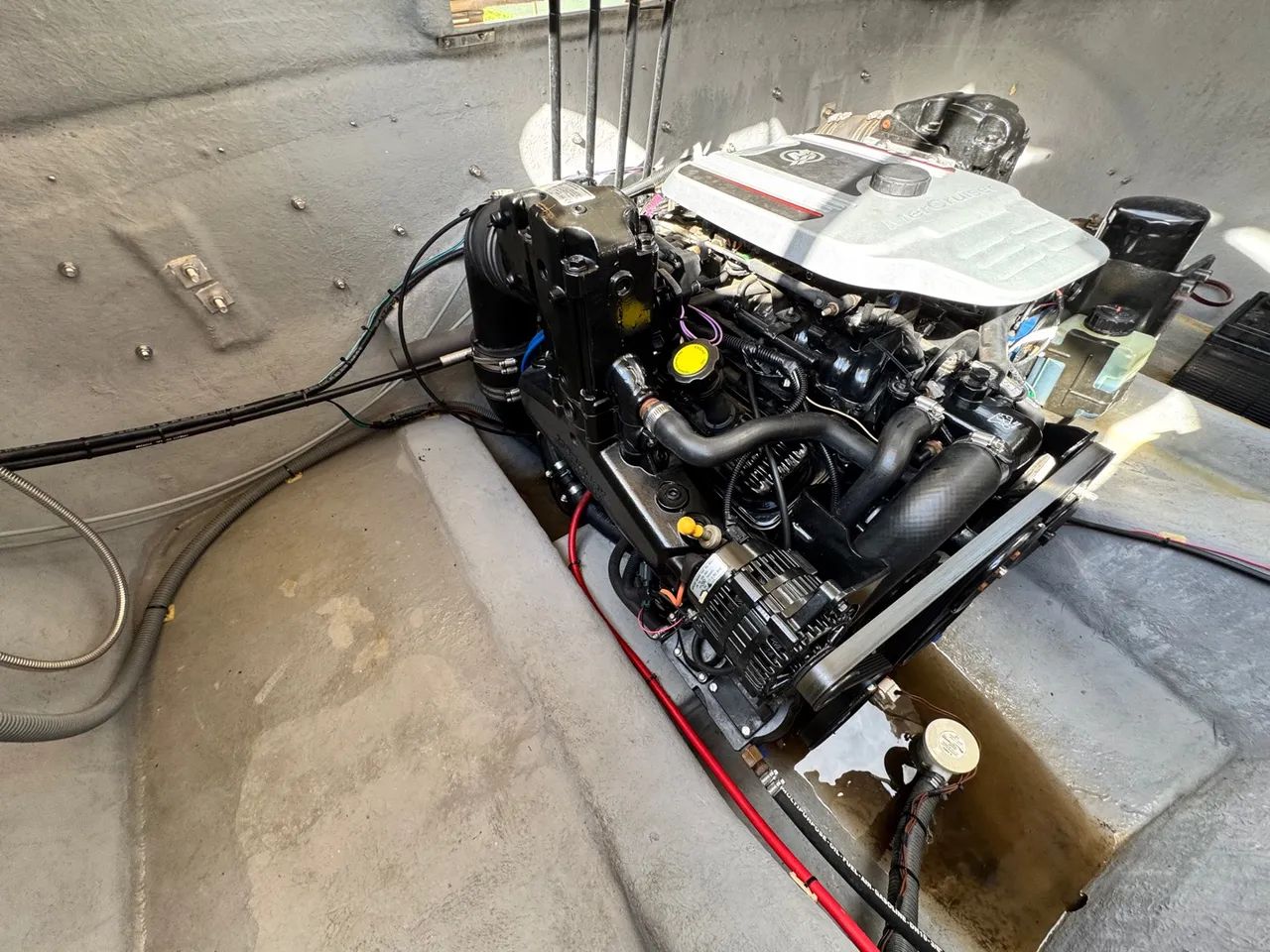 Lancha Ventura V250 Comfort Mercruiser V8 350 MAG 2012 - Foto 15