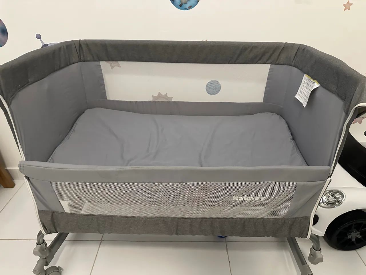 Descrição O Berço Moisés Co-Bed com Mosquiteiro da Kababy