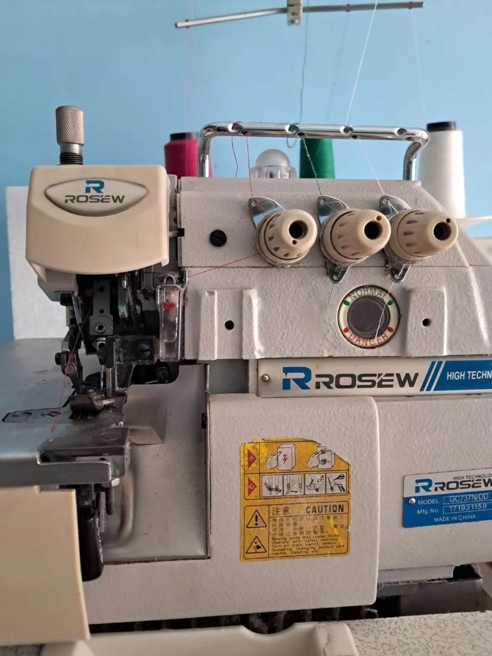 Máquina de costura overclock  - Foto 4