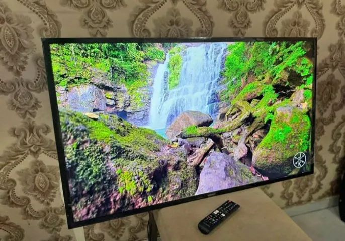 43-inch Smart TV64318195354242121