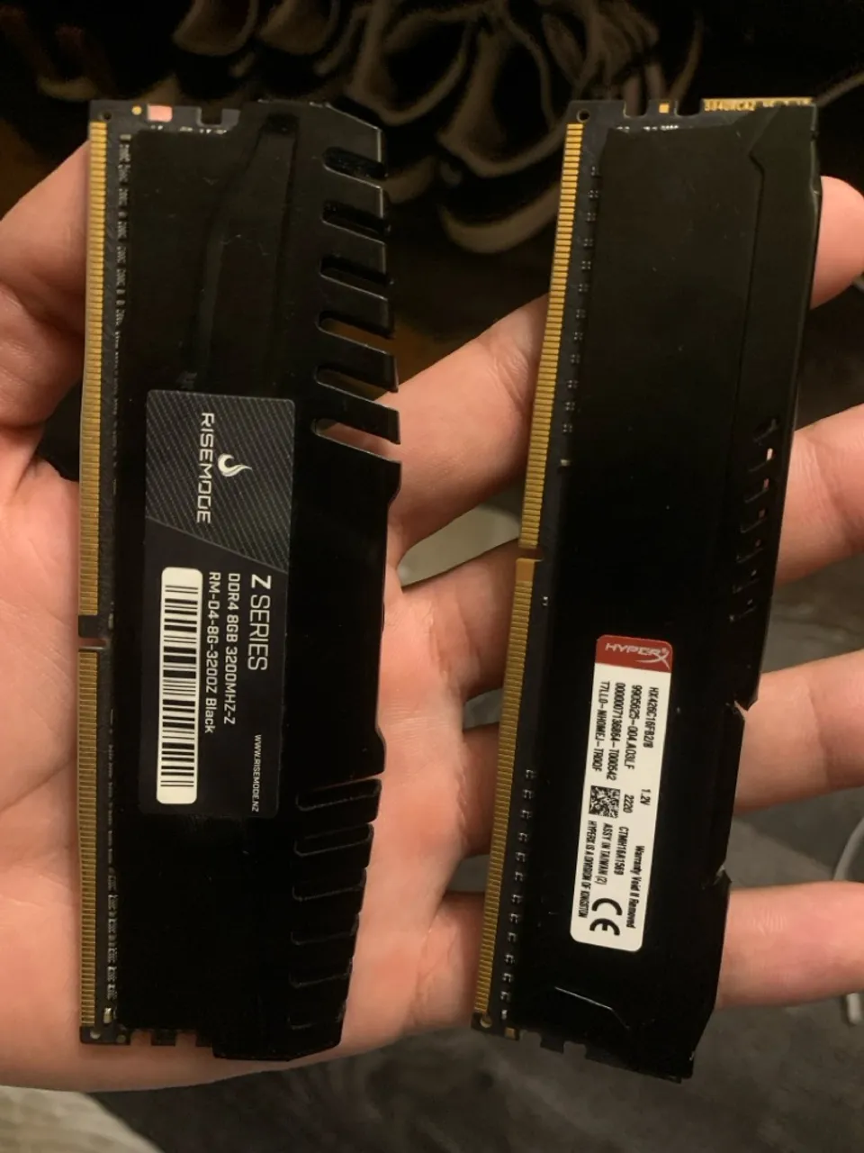 2x8 (16GB) Memórias RAM DDR4