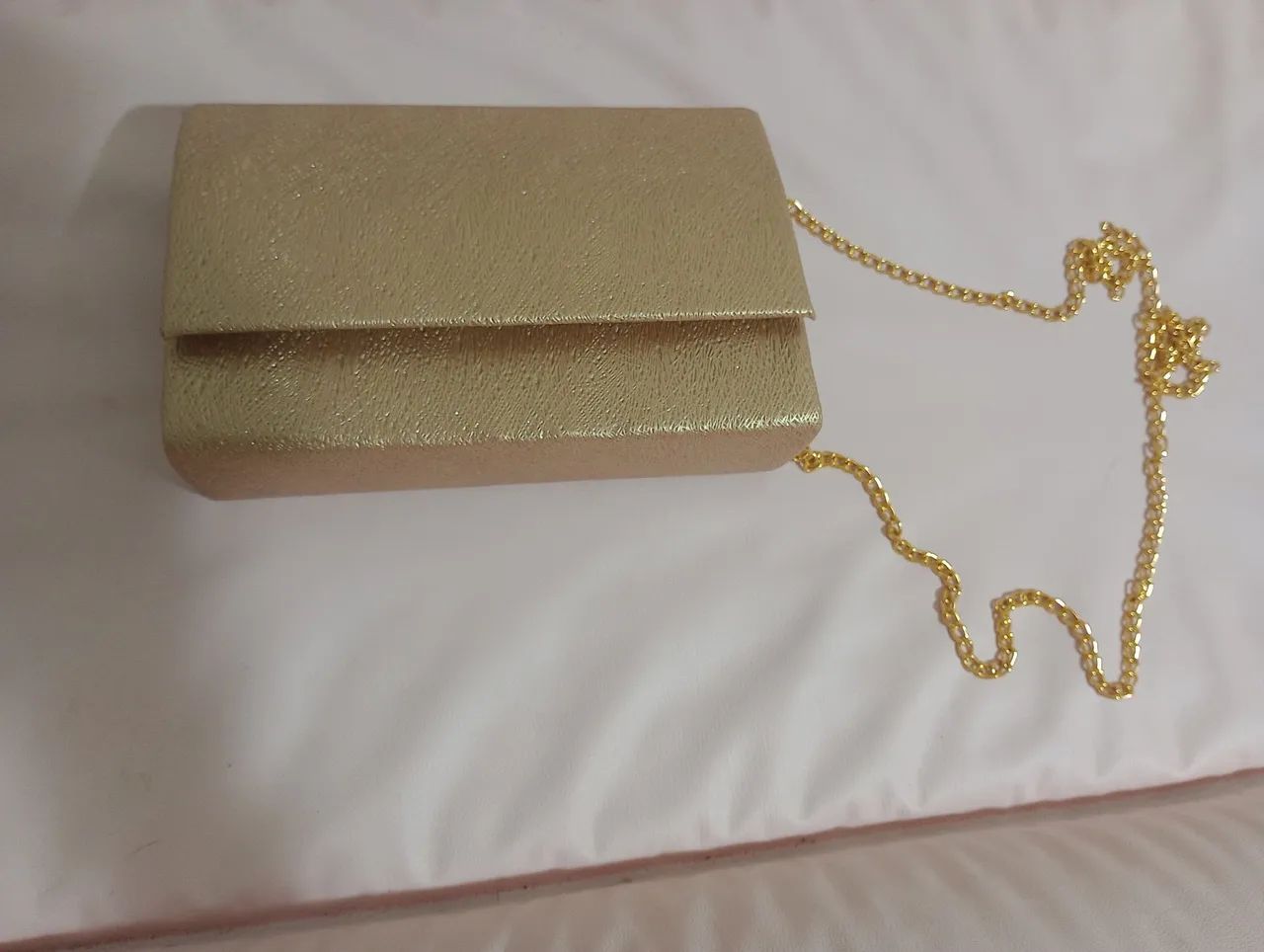 Bolsa de mão madrinha dourada 