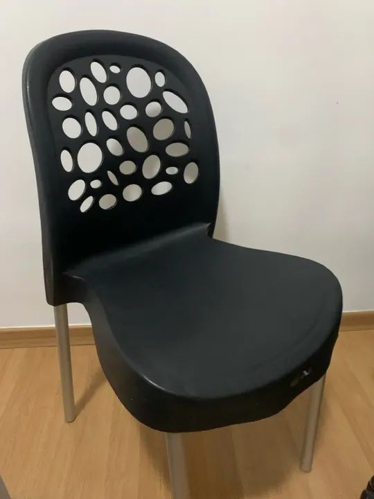 Cadeira de Plástico 