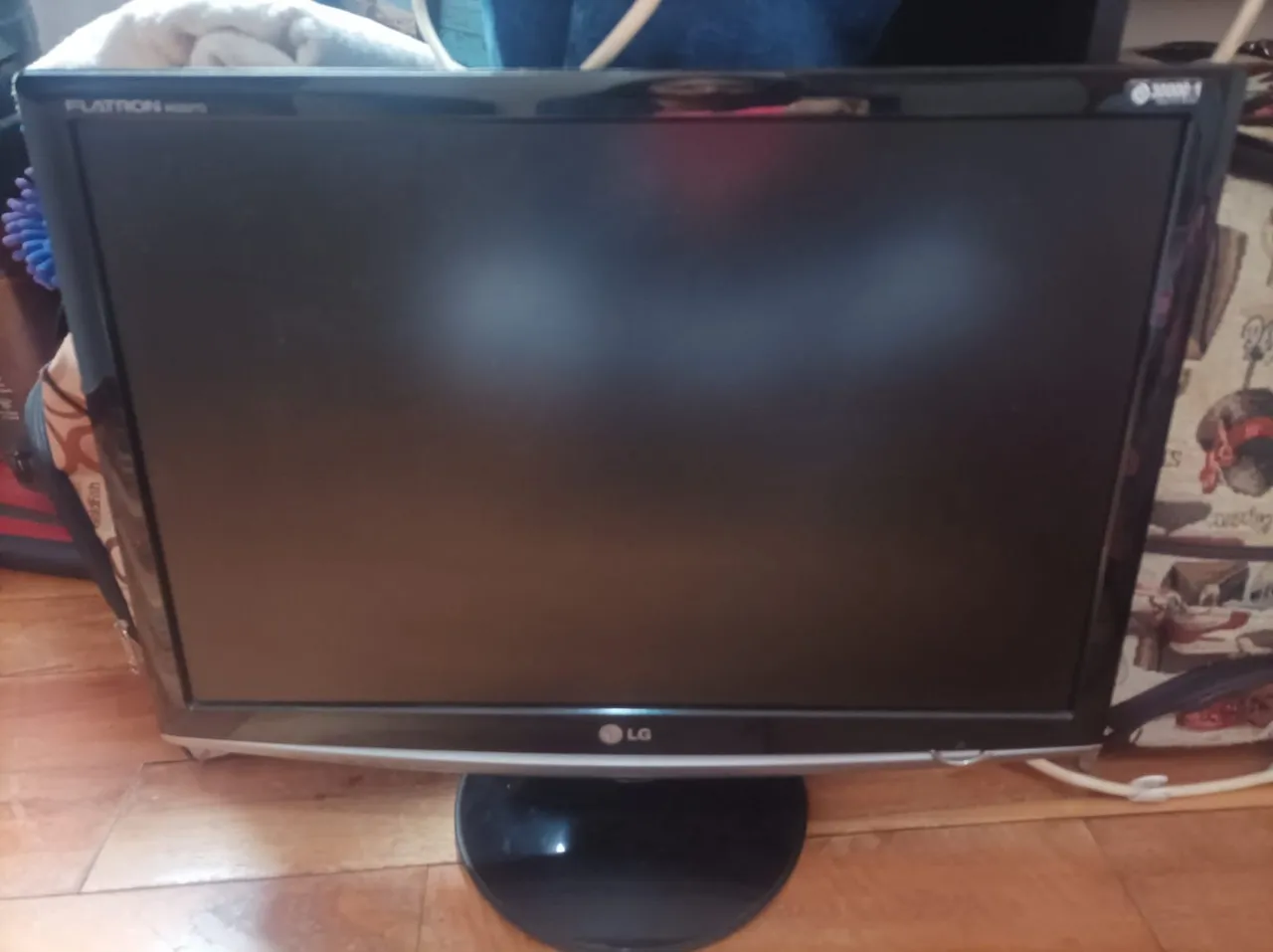 Monitor LG Flatron parcelo em até 10x no cartão com taxas
