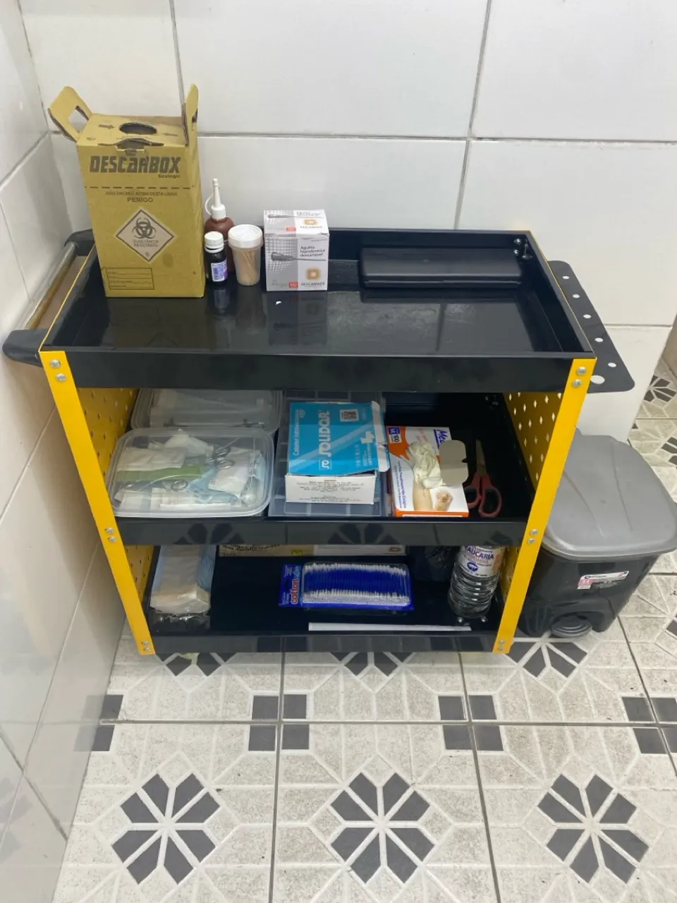 Carrinho Auxiliar Multiuso para Organização - Amarelo e Preto