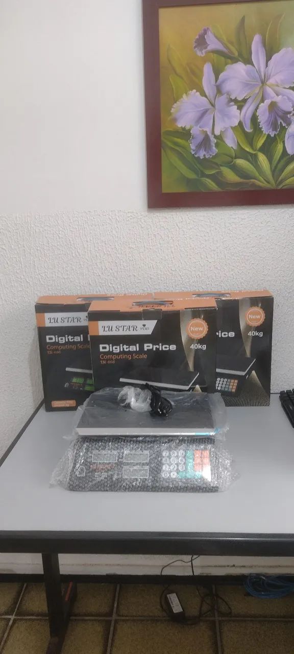 Balanças digital price 40kg cor preta e Laranja 