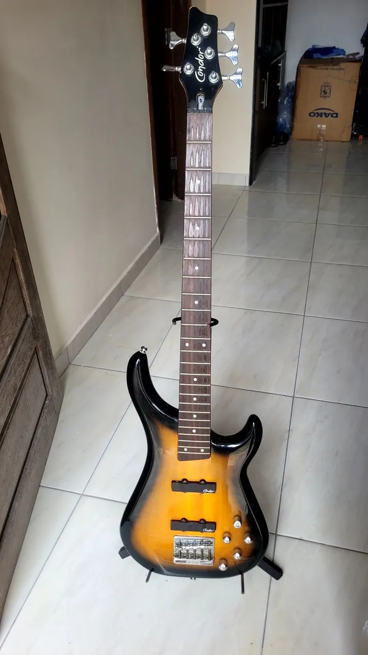 Baixo Condor - Ótimo estado!