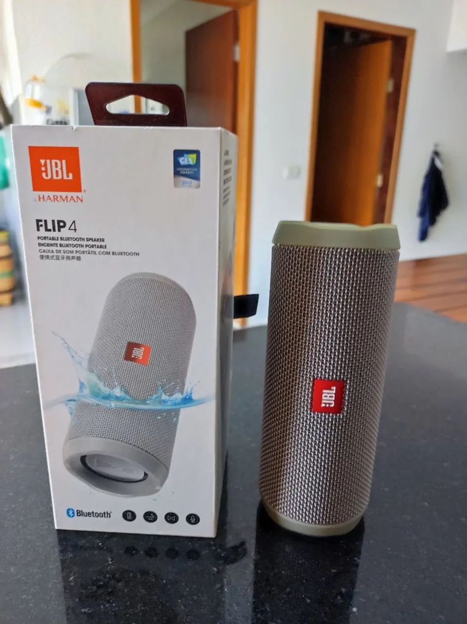 Caixa de Som JBL Flip 4 Bluetooth