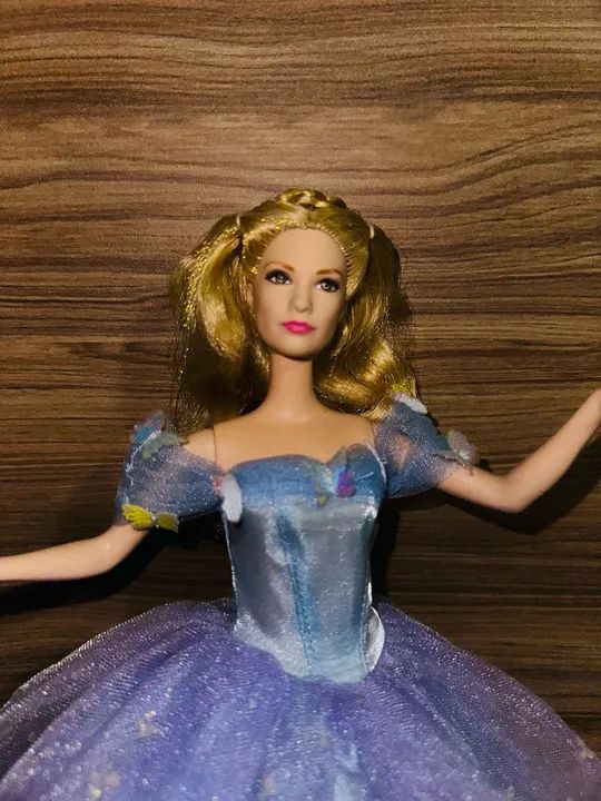 Boneca Barbie Cinderela - Edição Especial - Foto 2