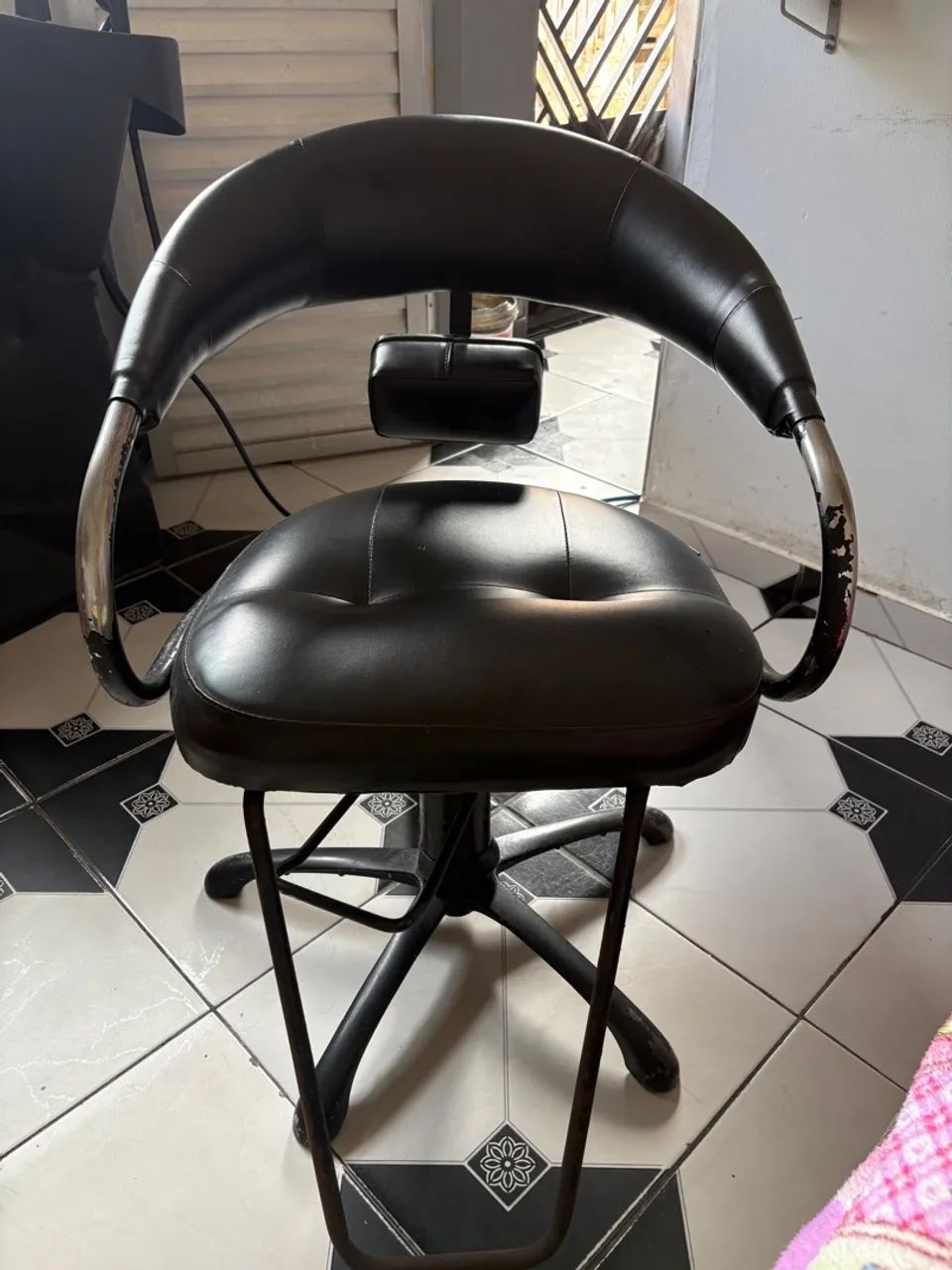 Cadeira de Barbeiro / Salão  - Foto 4