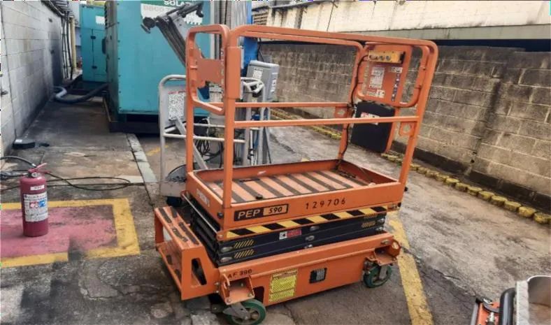 Plataforma Elevatória PEP 590 Semi-Nova