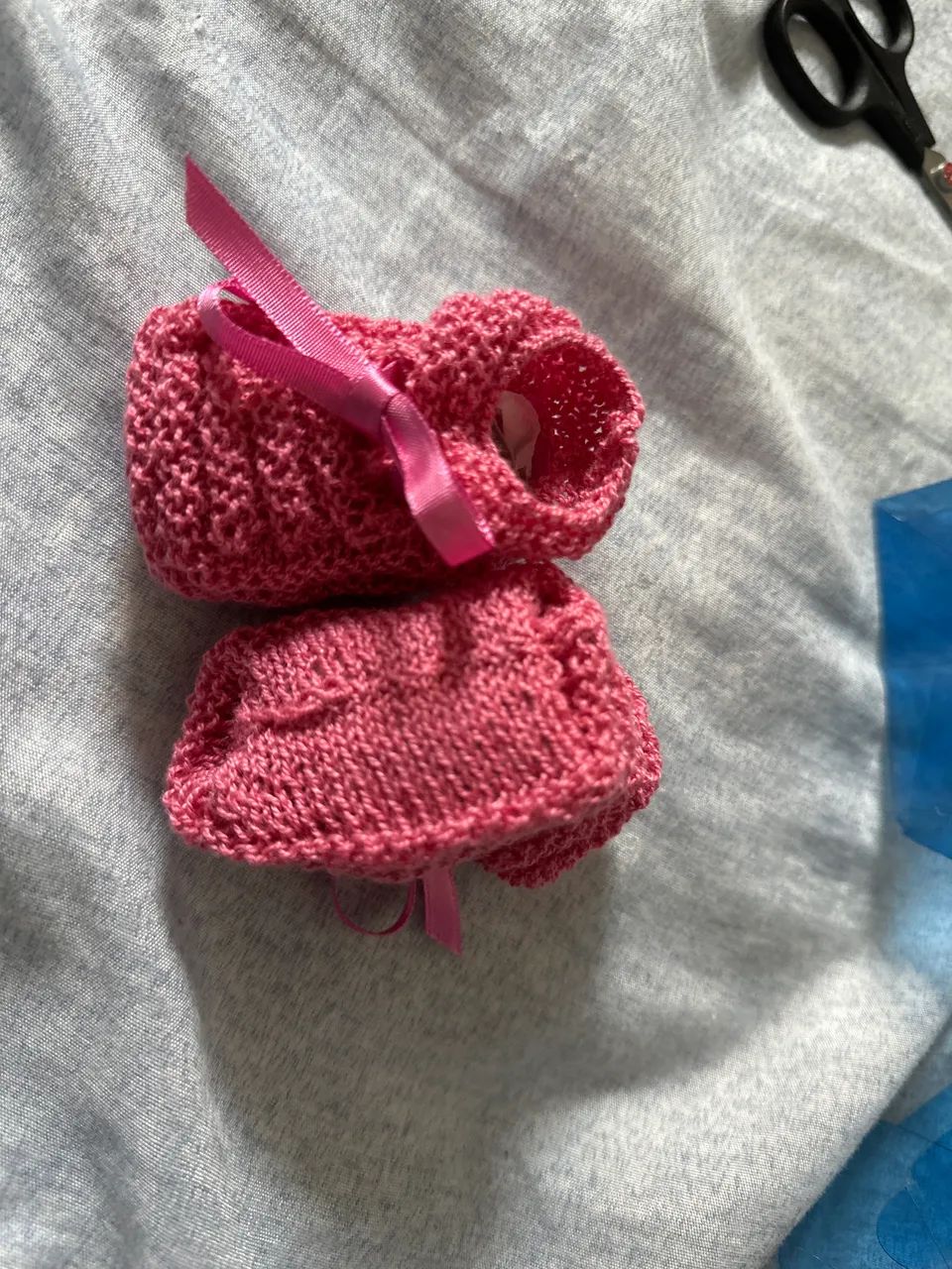 Sapatinho bebê Recém nascido magenta (rosa antigo) - Foto 4