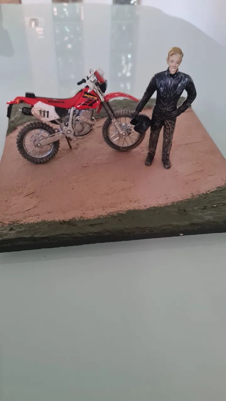 Boneco de Motociclista Colecionável - Foto 5