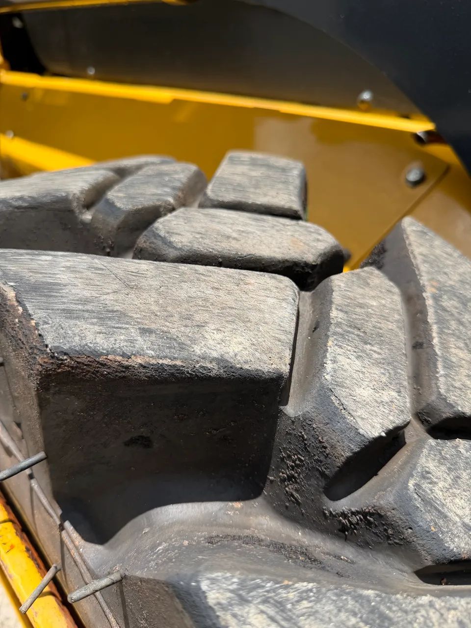 Mini Carregadeira Volvo MC80B Ano 2012 - Foto 5