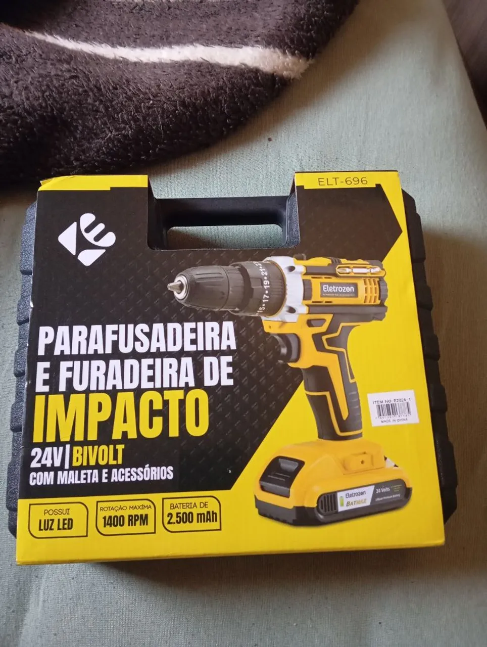 Parafusadeira,Furadeira e Impacto 19V ,2 baterias