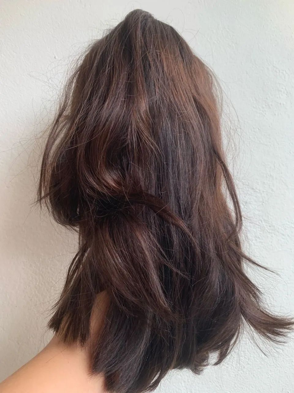 Peruca castanho escura - cabelo sintético  - Foto 3