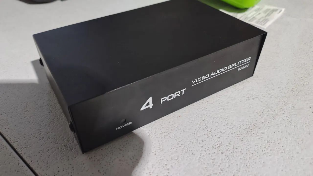 Splitter de Vídeo e Áudio 4 Portas