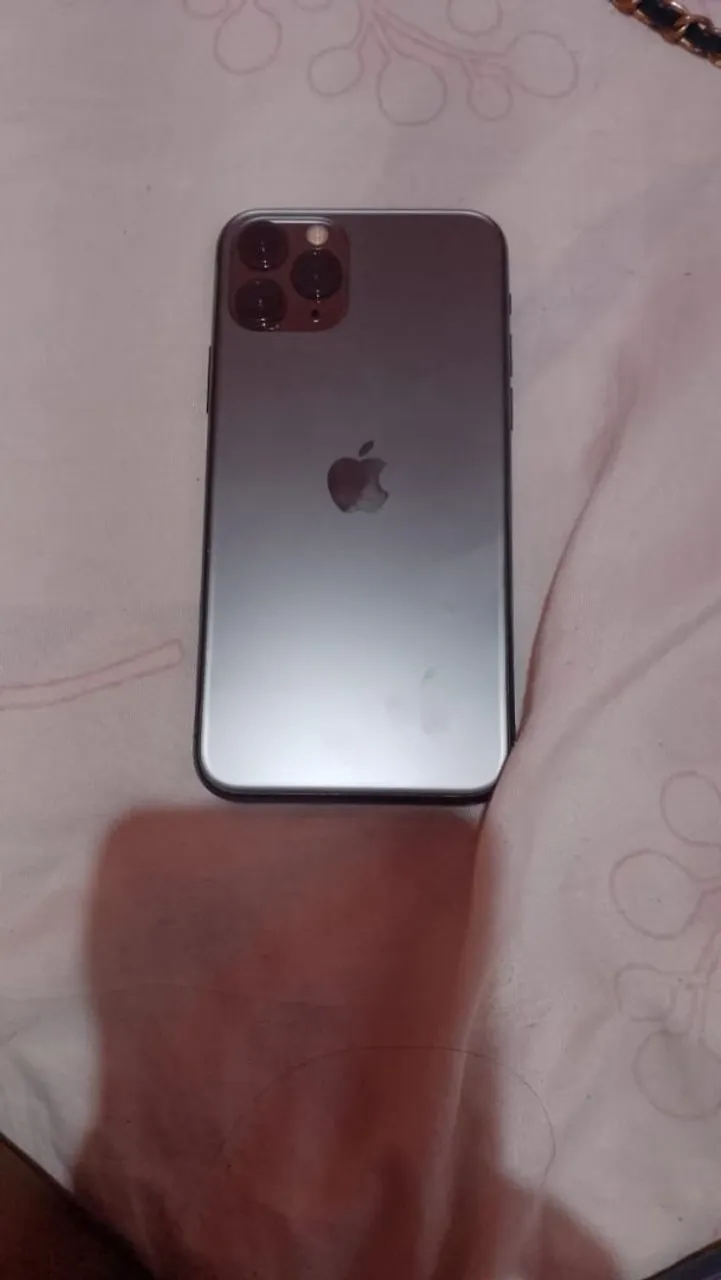 iPhone 11 Pro <br>Bateria 81% <br>64 gb <br>Todo original nunca foi aberto .