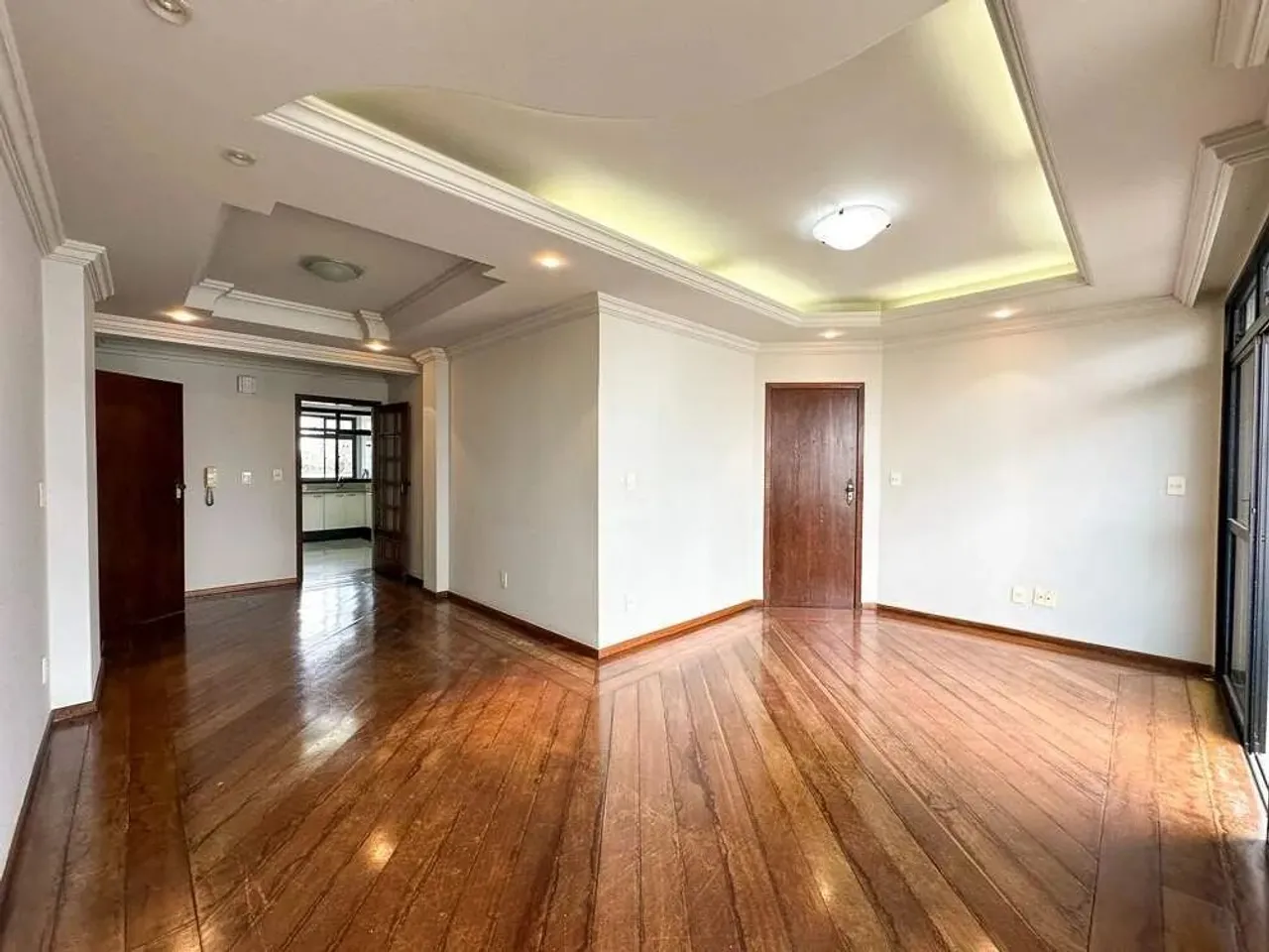 Apartamento à venda no Centro/Divinópolis, 125,58 m², com elevador, 03 Quartos, 01 suíte,
