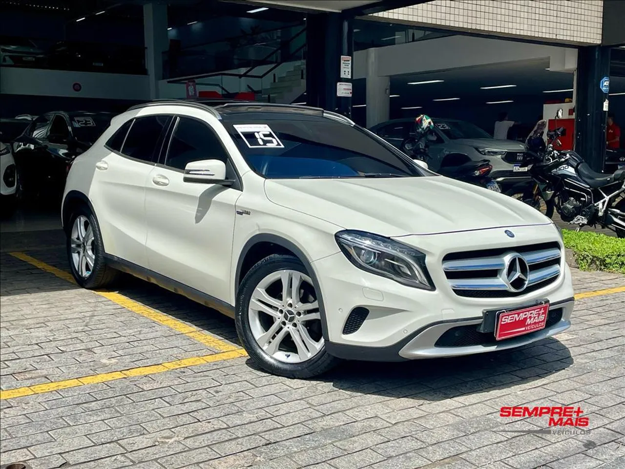 MERCEDES-BENZ GLA-200 2015 Usados e Novos