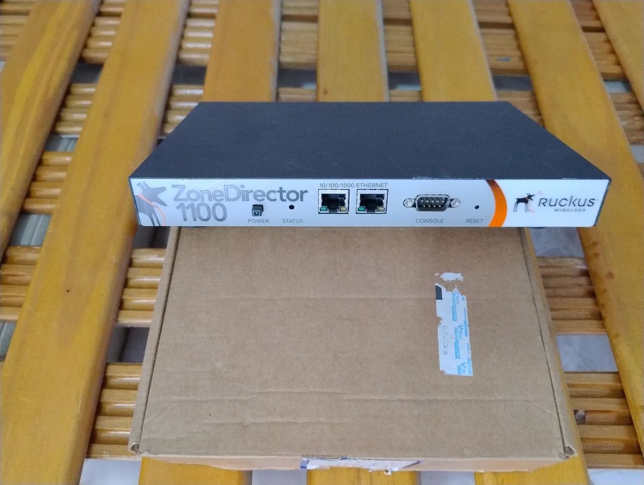 Controlador de Lan sem fio  RUCKUS 1100