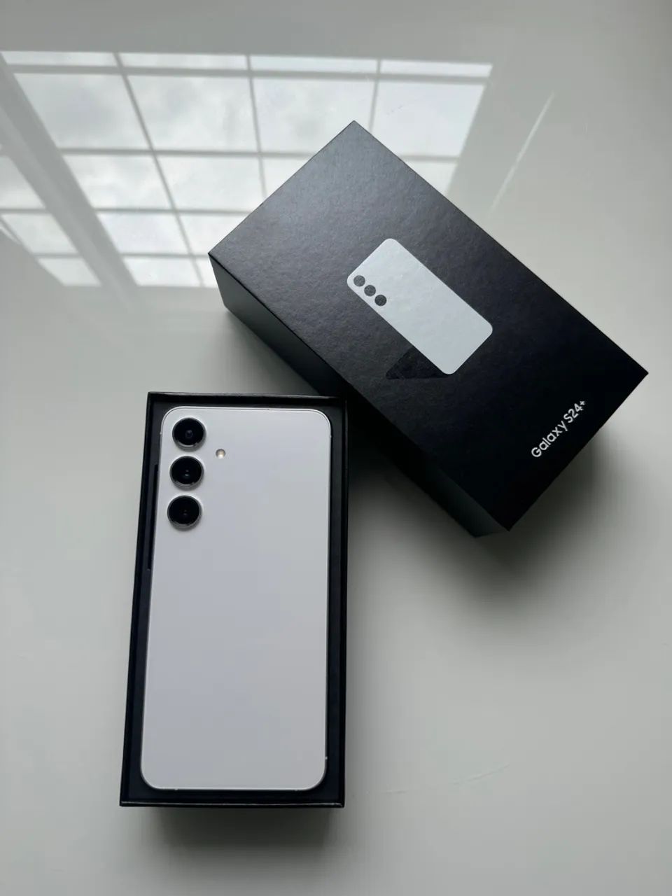 Galaxy S24 plus 512GB/12GB de ram semi novo com garantia até dezembro 