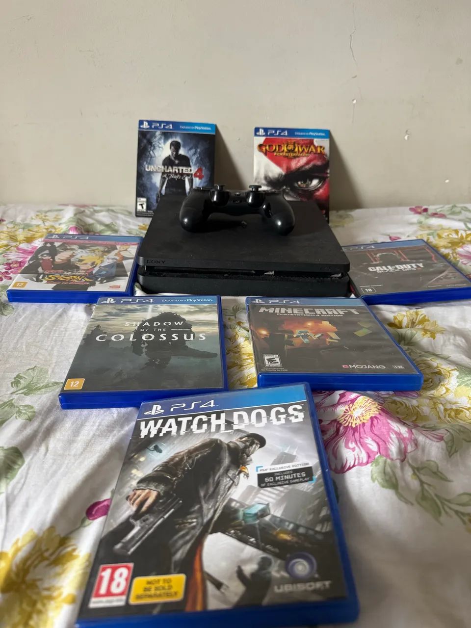 PLAYSTATION 4 SLIM