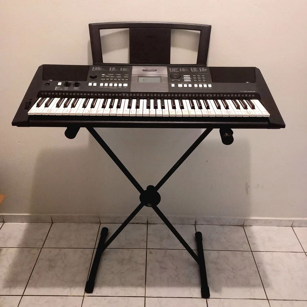 Teclado Yamaha PSR-E423  - Foto 3
