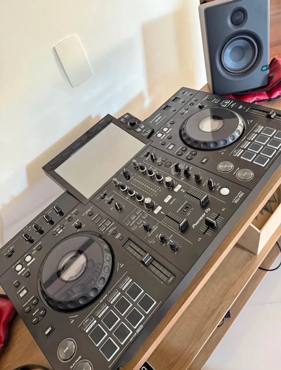 Aluguel Controladora XDJ RX3 R$600