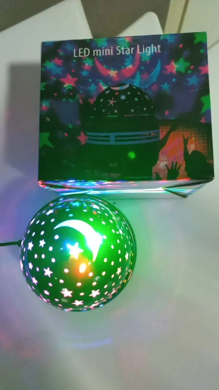 Luminária LED Mini Star Light - Projetor Estrelas