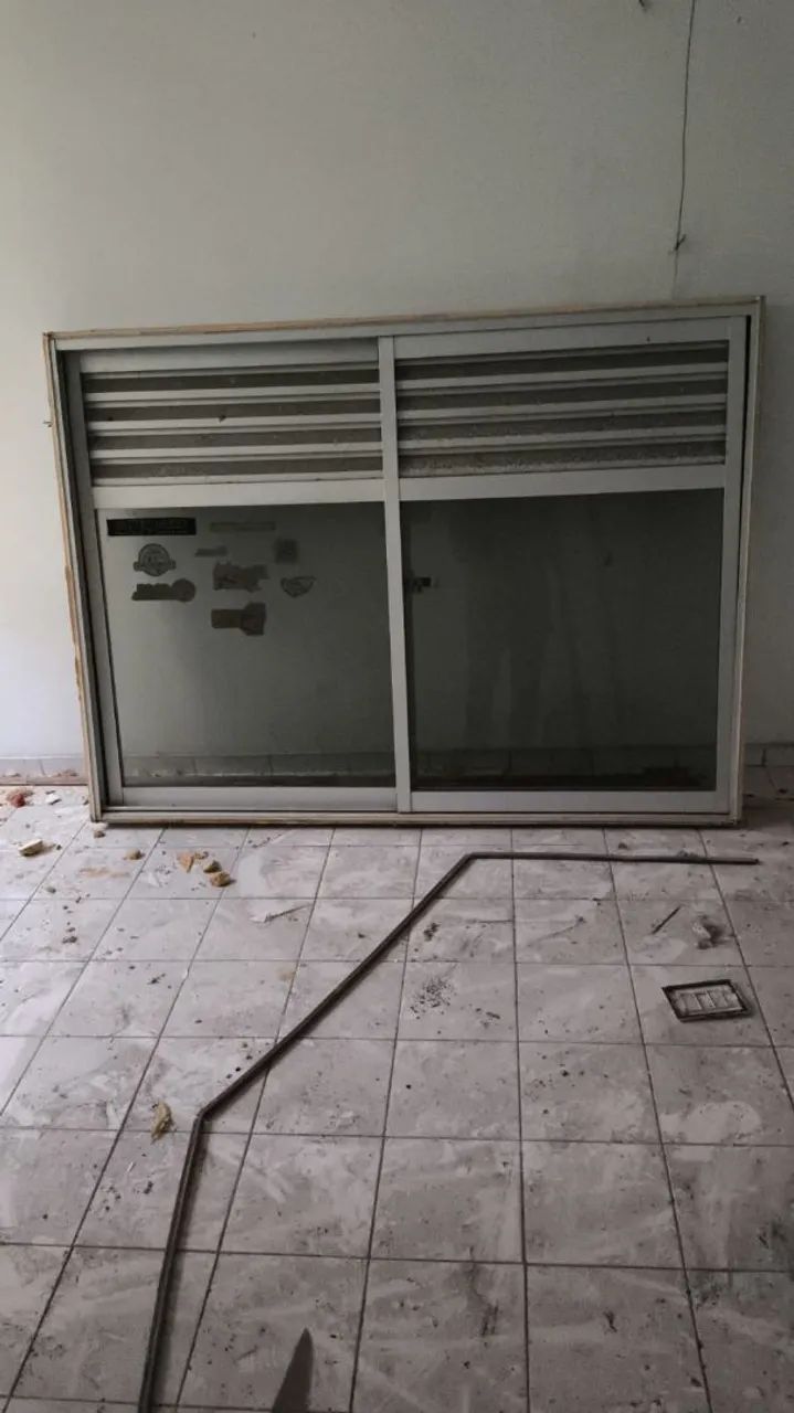 Janela de Alumínio de correr  alumínio do grosso bom largura 1e50 altura 1e10 zap * - Foto 2