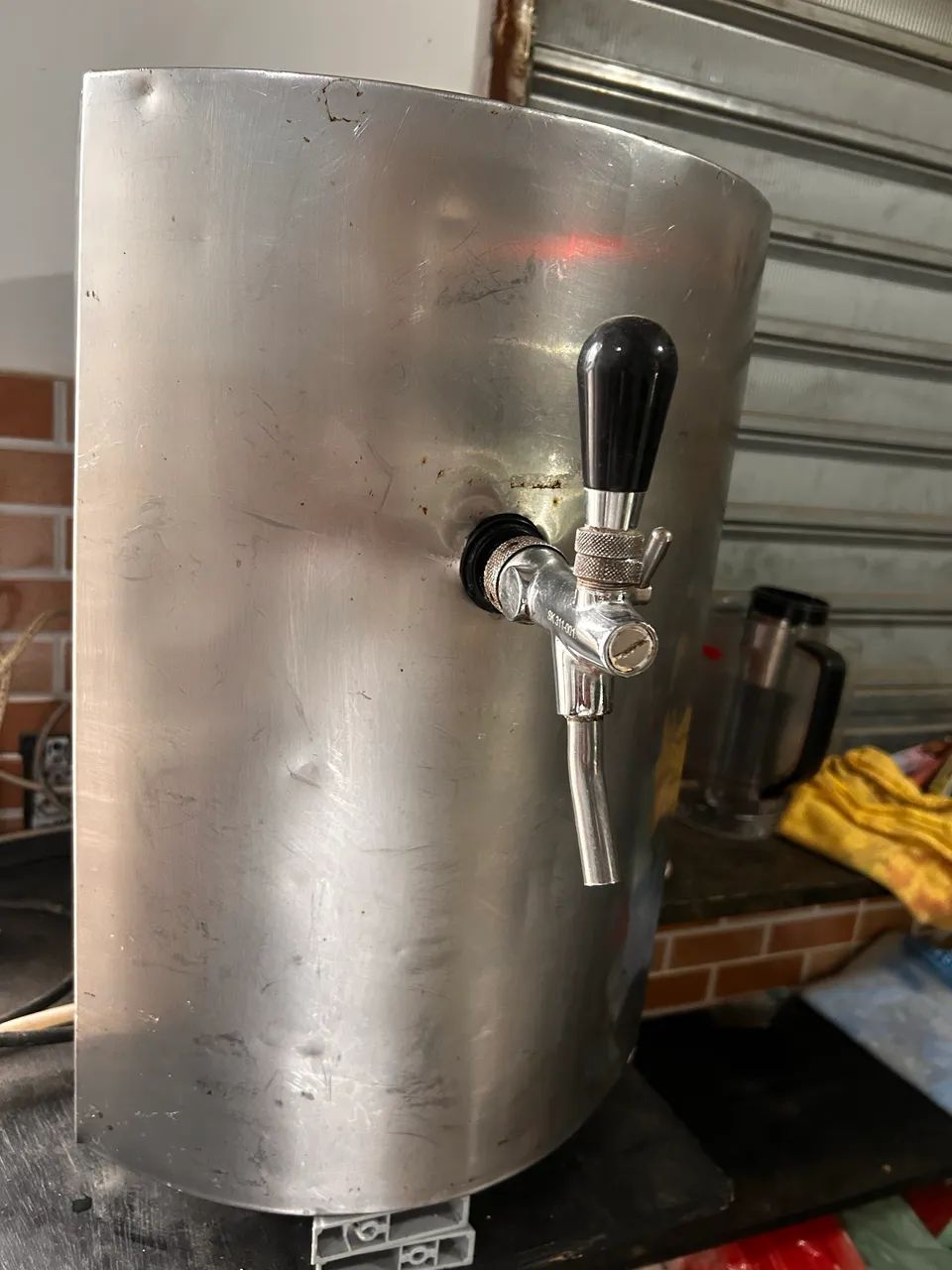 Chopeira bramah 220v + 1barril de 50 litros e 1 de 30 , cilindro grande   - Foto 4