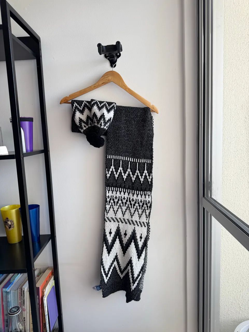 Kit Gorro + Cachecol de Crochê Tricot Preto e Branco - Inverno