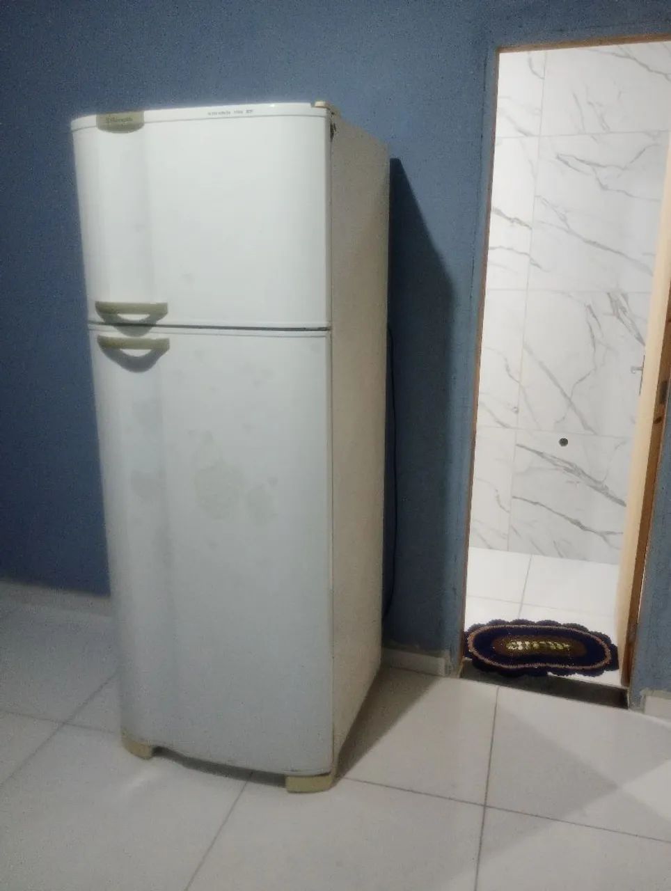 Vendo geladeira no precinho  - Foto 2