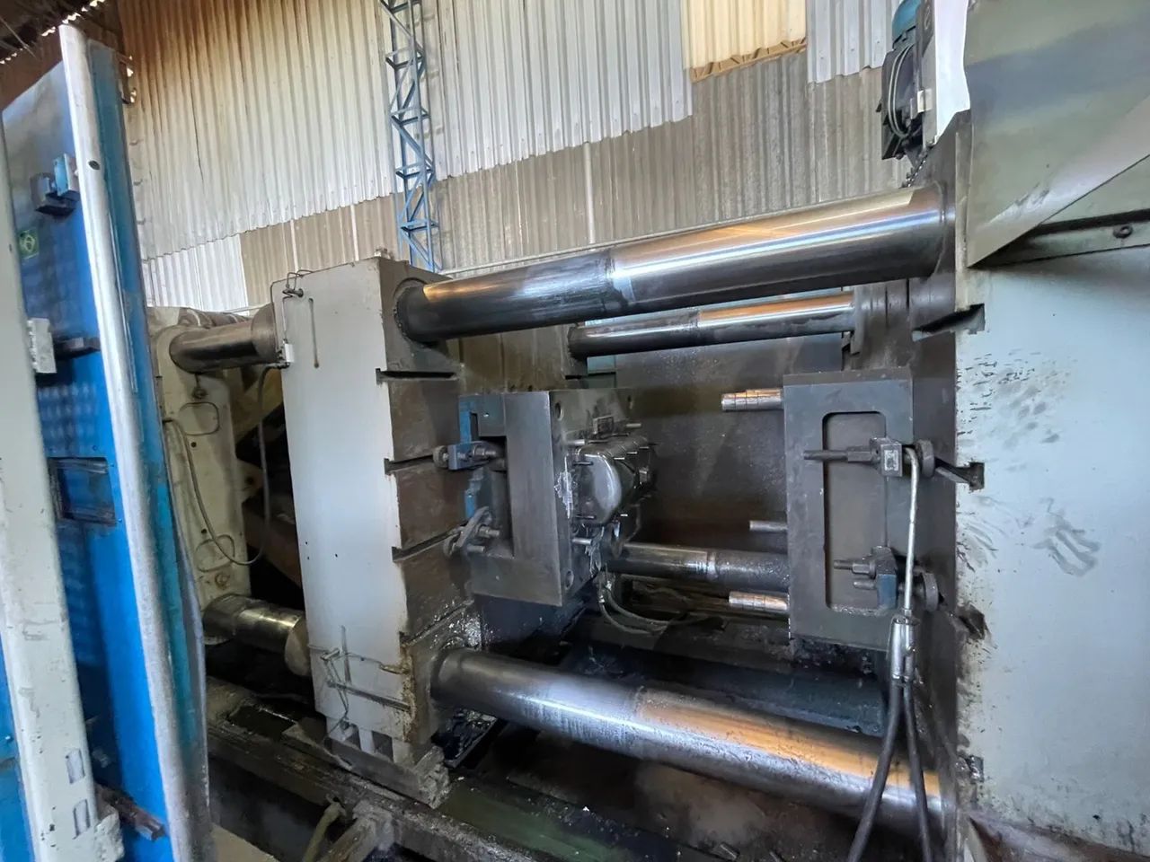 VENDO/TROCO INJETORA DE ALUMÍNIO 1000t ALLPRESSE - Foto 4