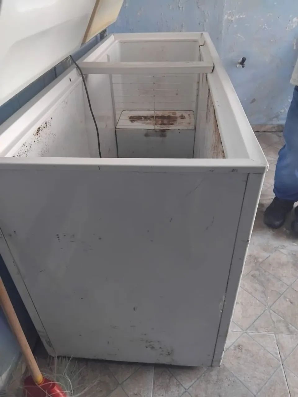 Freezer com avaria mas funcionando perfeitamente  - Foto 4