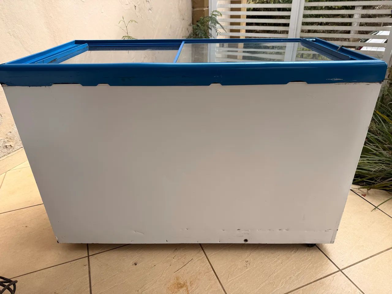 Freezer expositor 410 litros 127 volts - Foto 2