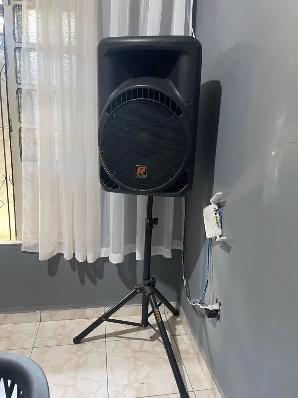 Vende-se caixa de som 