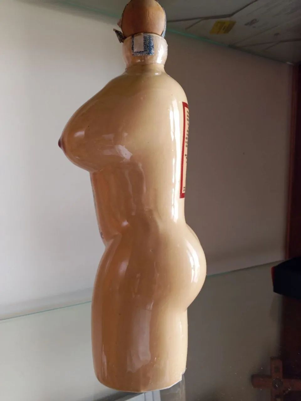 Garrafa de porcelana forma feminina  - Foto 2
