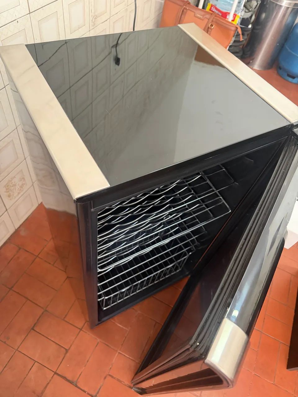 Adega frigobar Electrolux  - Foto 4