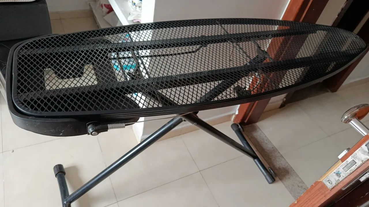 Tábua de passar roupa novíssima 