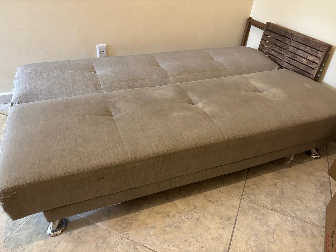 Sofá cama com avarias - Foto 4